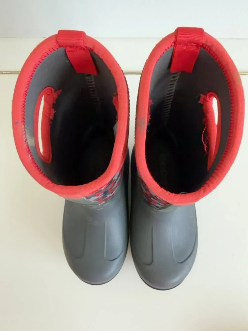 BOGS Kids Size 11 Waterproof Insulated Winter Snow Boots Gray Red (Orangish)